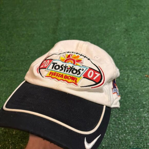 Nike Men's White and Red Hat - Picture 2 of 6